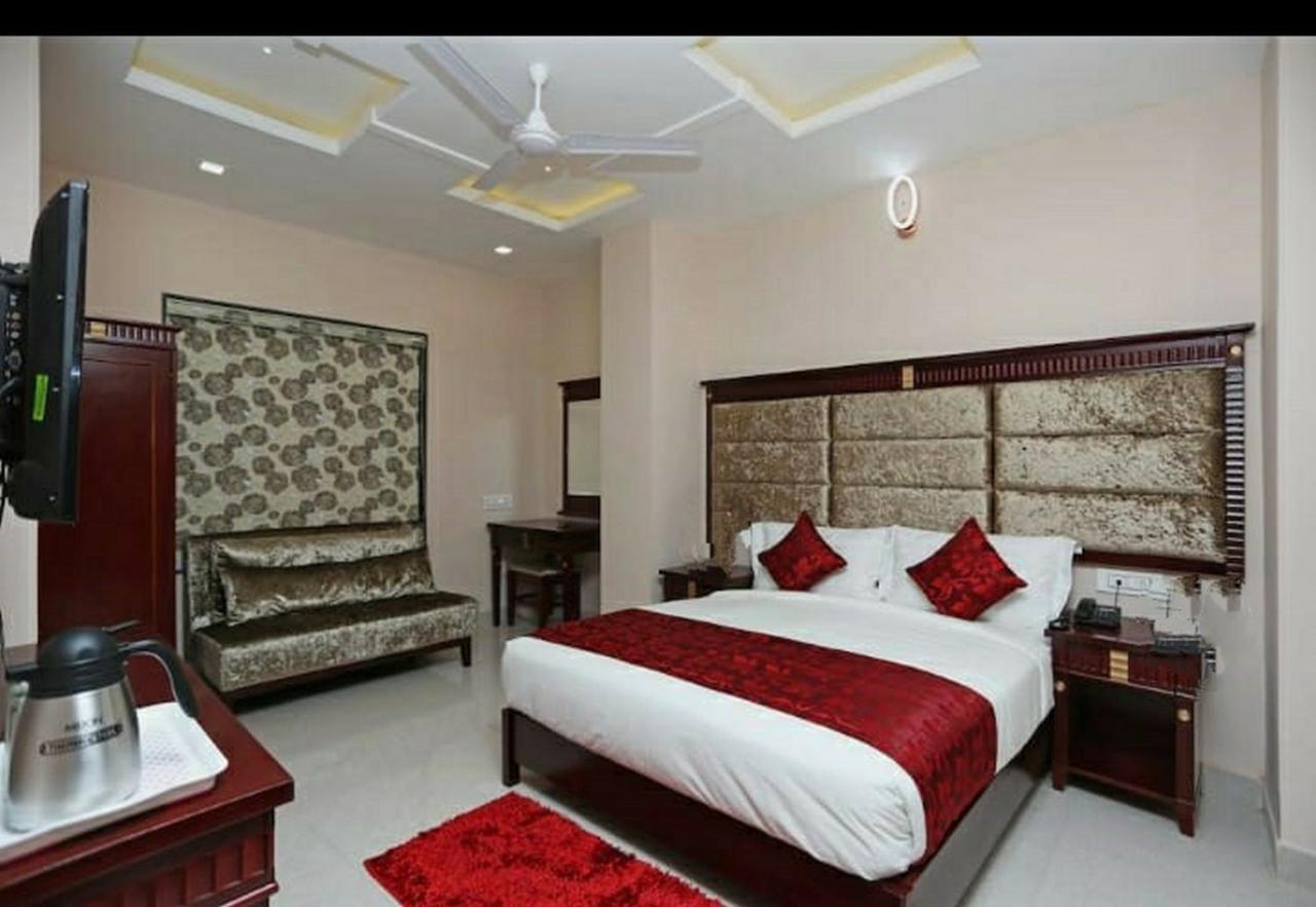 Hotel Eleven Heights ,Bhopal Exterior foto