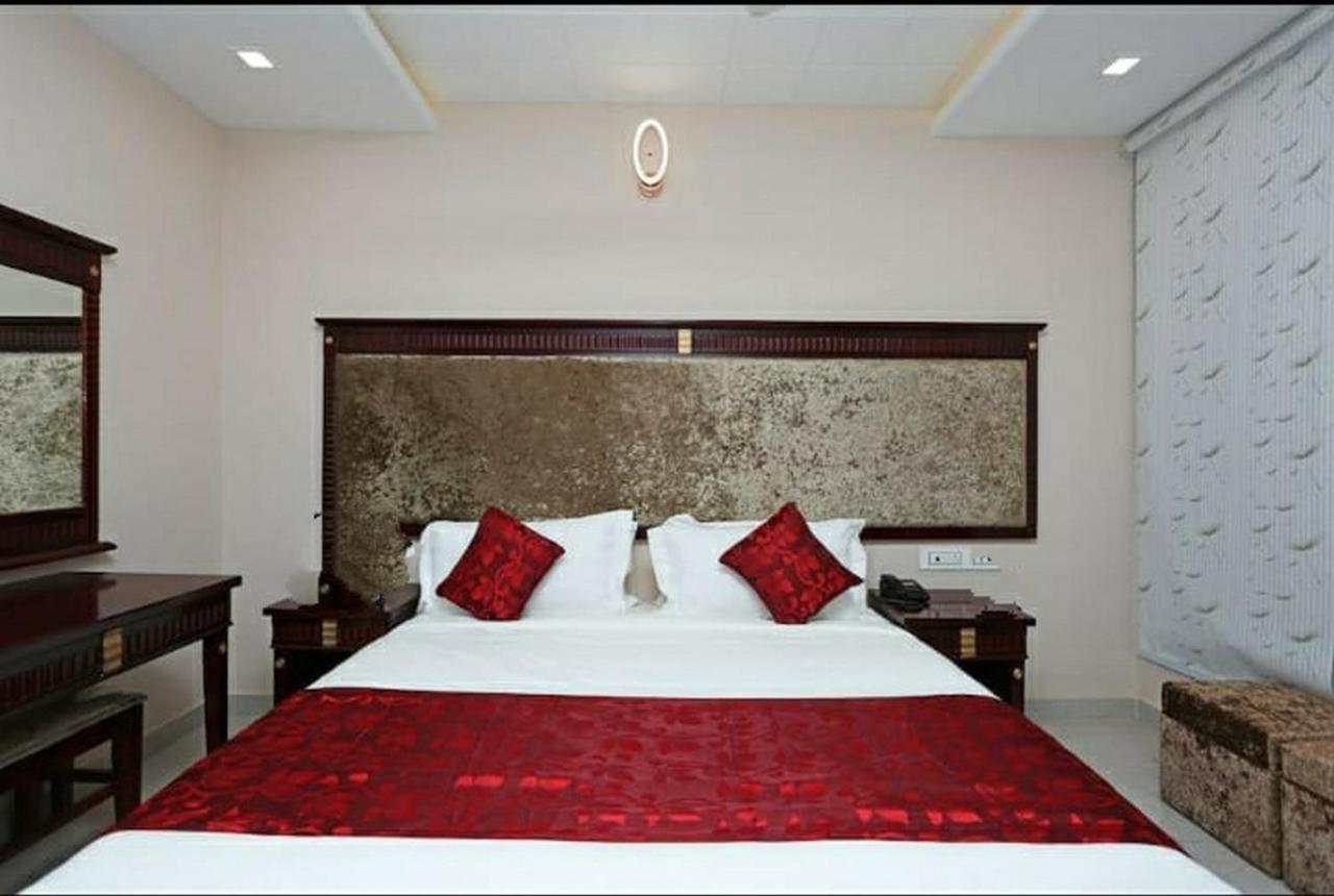 Hotel Eleven Heights ,Bhopal Exterior foto