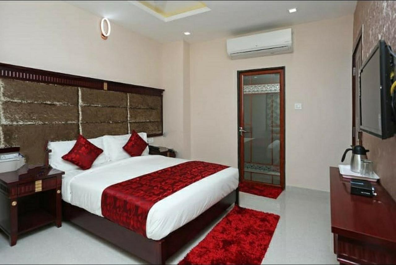 Hotel Eleven Heights ,Bhopal Exterior foto
