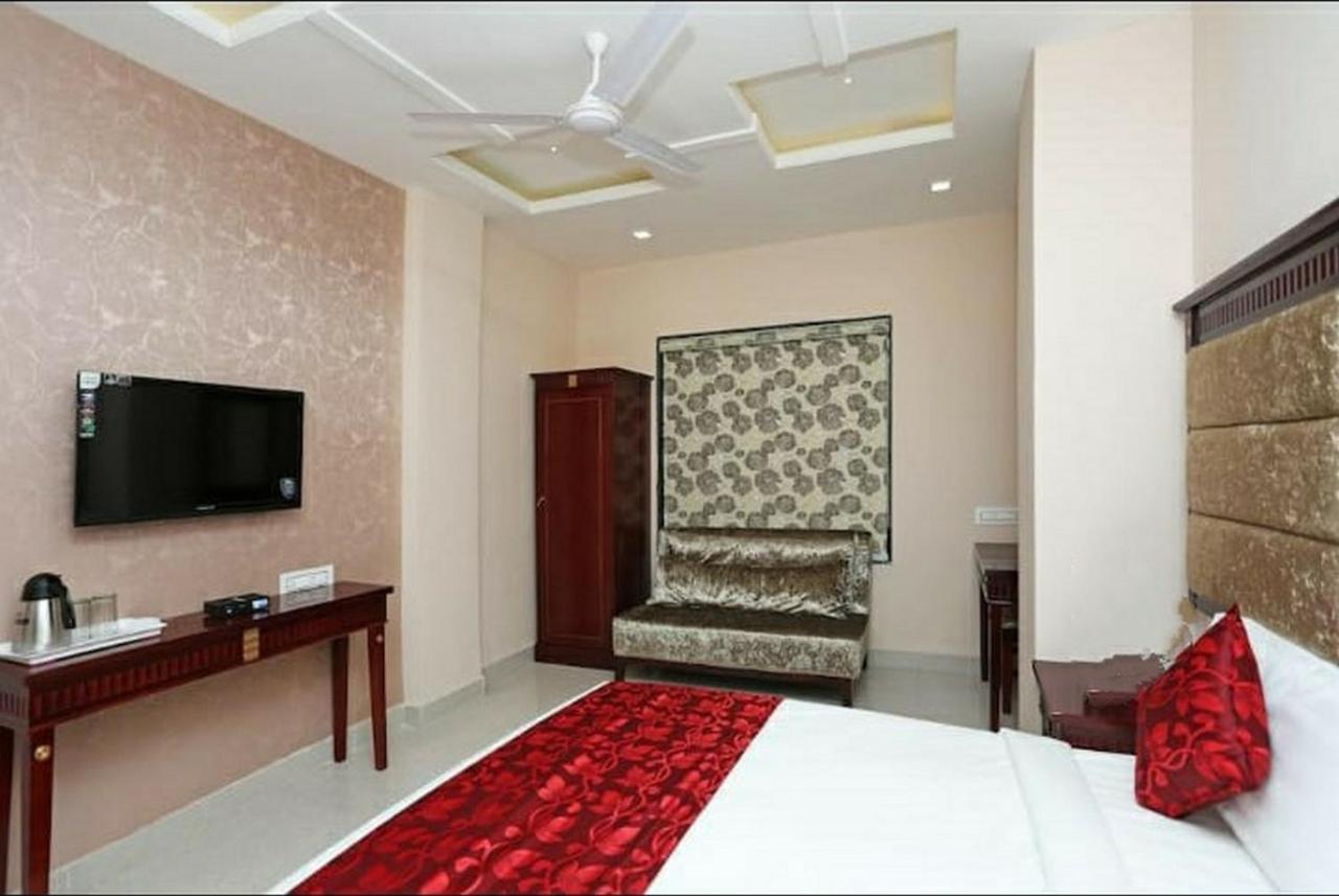 Hotel Eleven Heights ,Bhopal Exterior foto