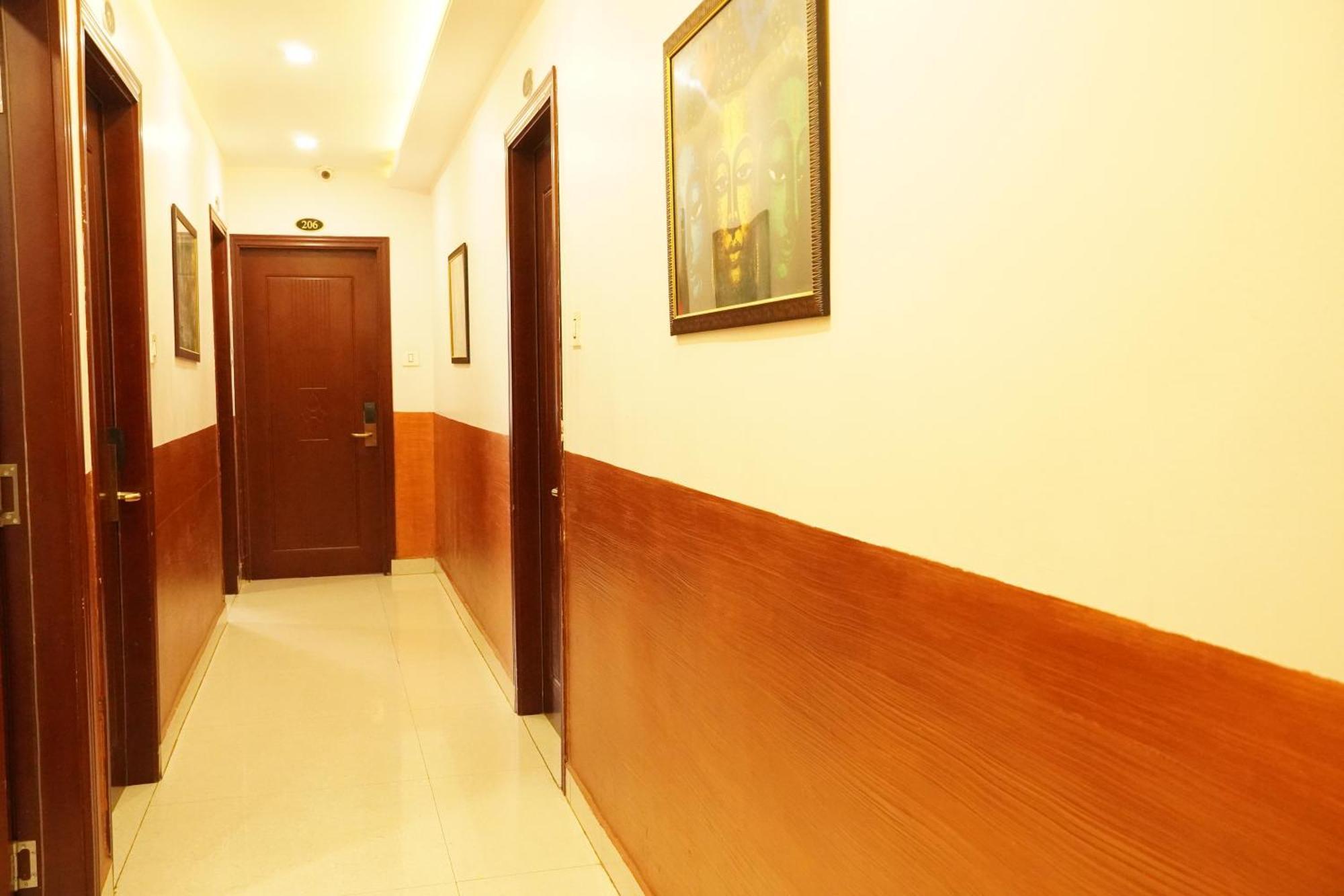 Hotel Eleven Heights ,Bhopal Exterior foto