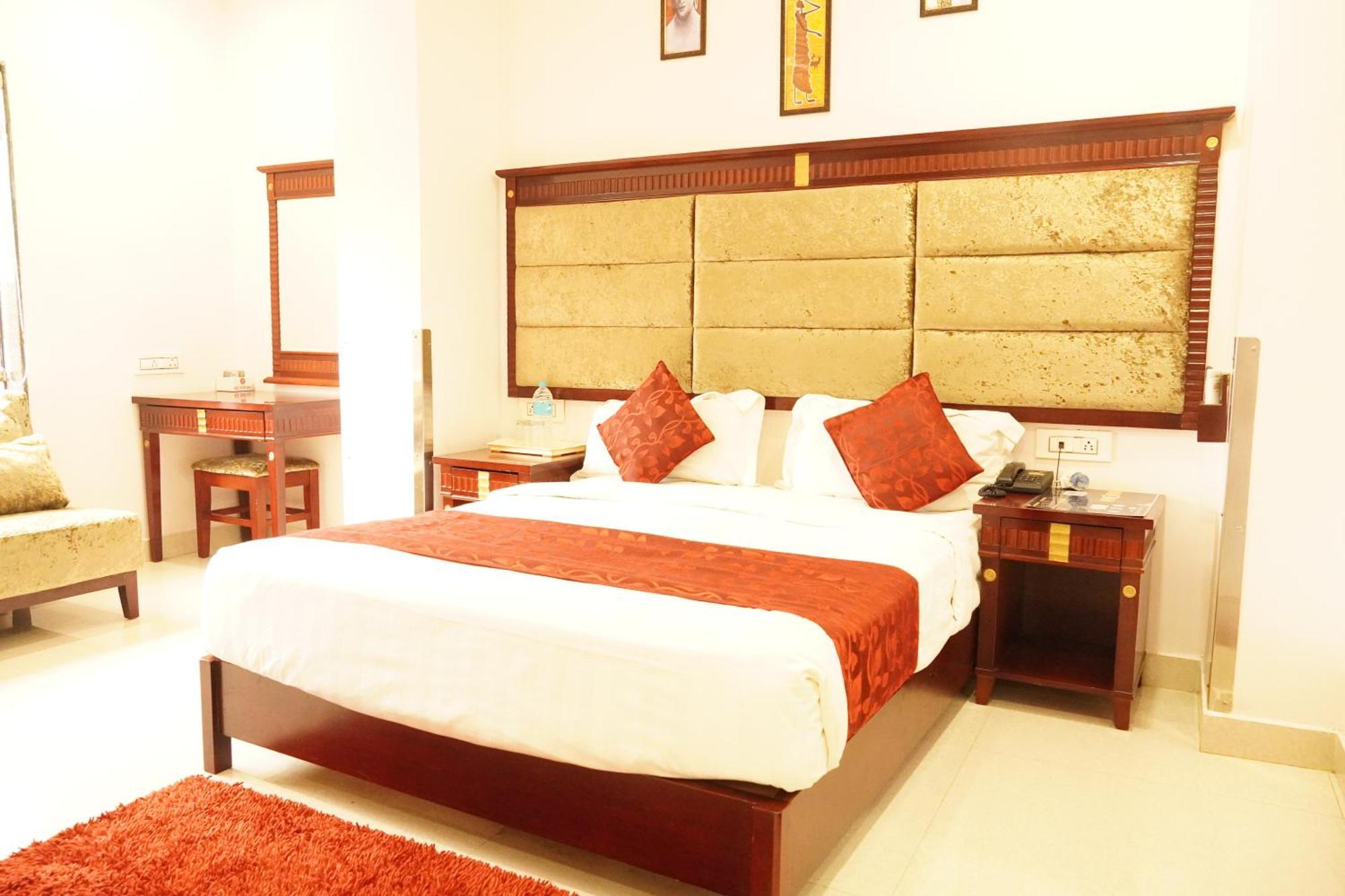 Hotel Eleven Heights ,Bhopal Exterior foto