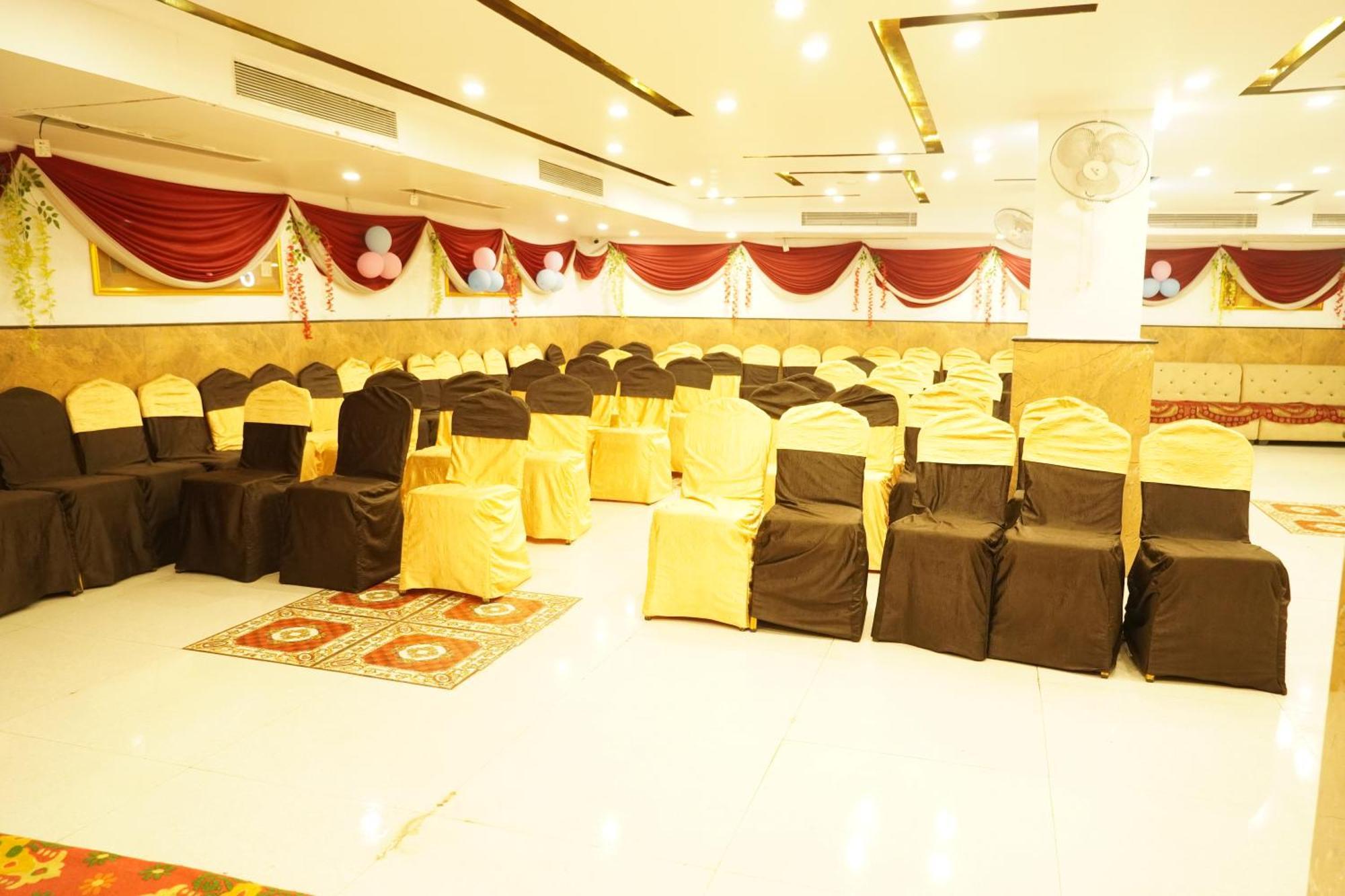 Hotel Eleven Heights ,Bhopal Exterior foto