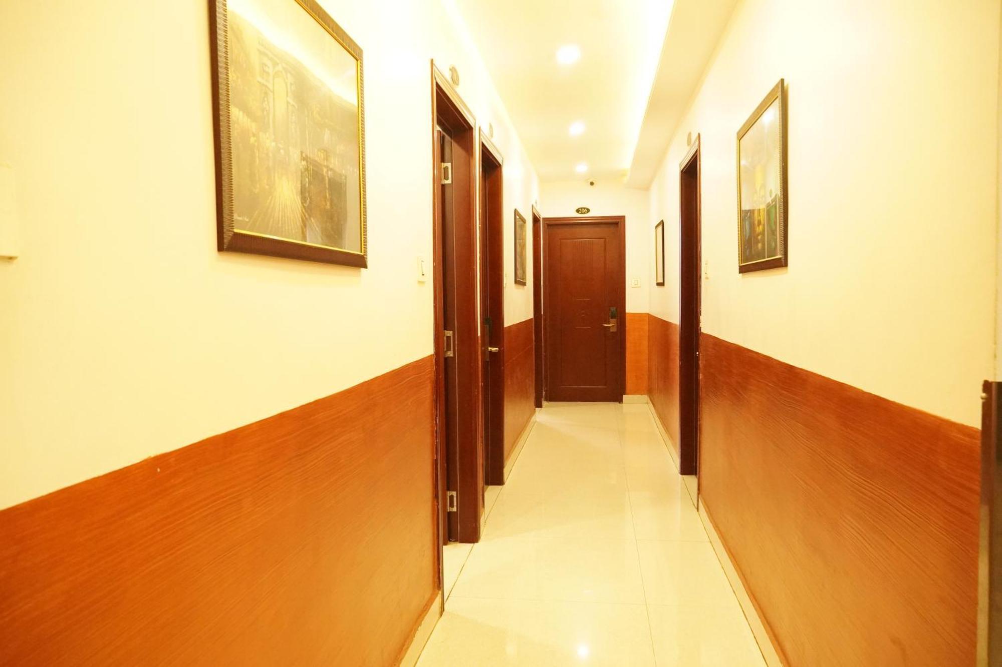 Hotel Eleven Heights ,Bhopal Exterior foto