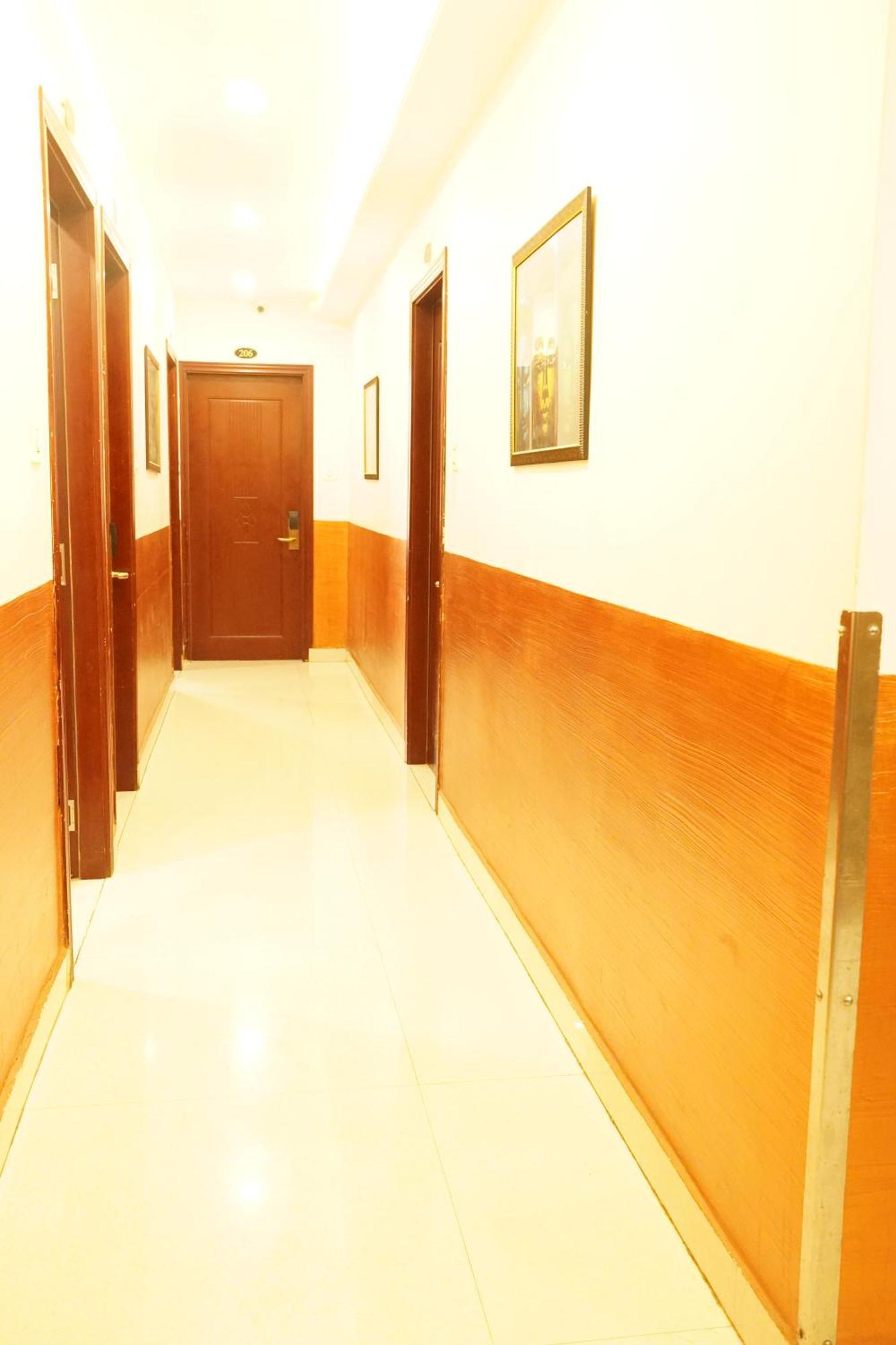 Hotel Eleven Heights ,Bhopal Exterior foto